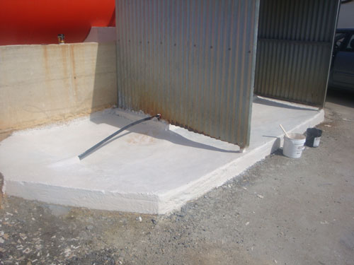 Concrete is primed with CHEMCLAD P4C